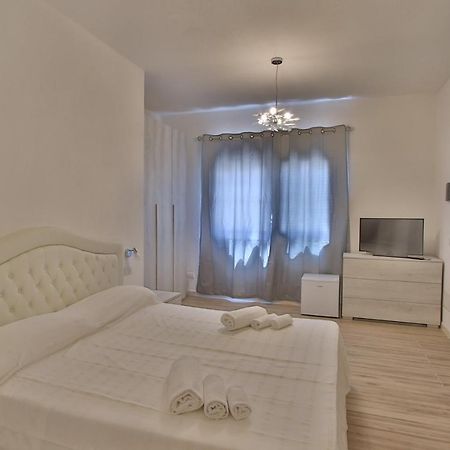 Les Chambres Au Centre San Teodoro  Exteriér fotografie