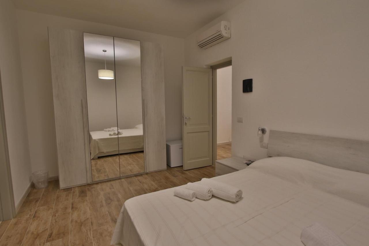 Les Chambres Au Centre San Teodoro  Exteriér fotografie