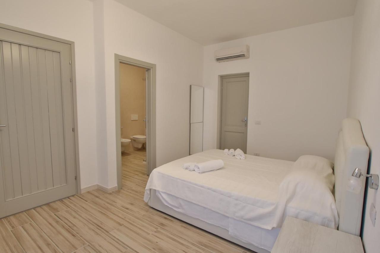 Les Chambres Au Centre San Teodoro  Exteriér fotografie